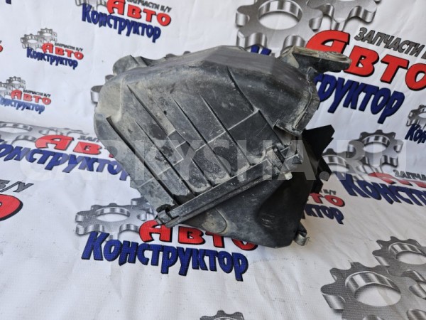 Корпус воздушного фильтра Audi A4 