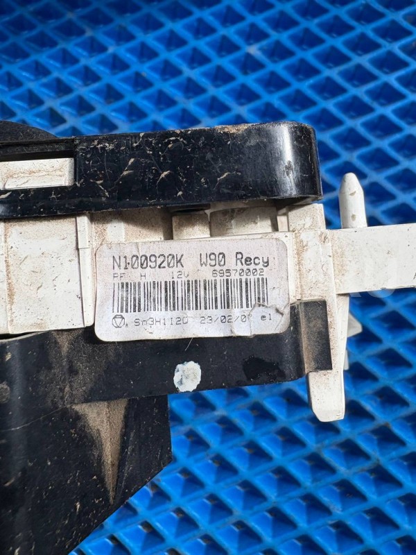 Блок управления отопителем Renault Logan I (2004—2009) Renault 20 оригинальный номер 69570002