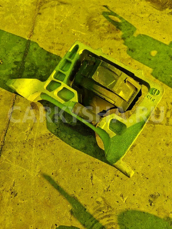 Подушка двигателя Mazda Premacy 