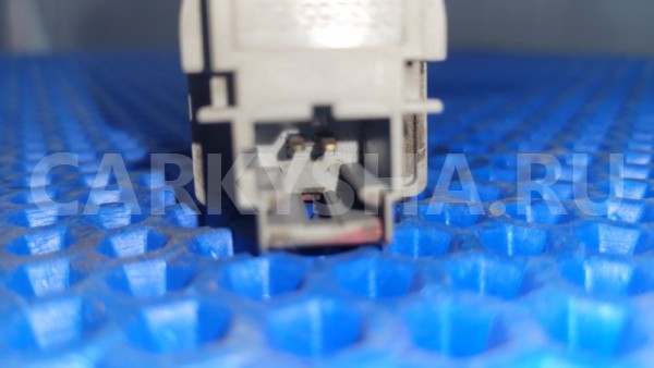 Концевик педали сцепления Renault Sandero 2015 253255192R B8MV K7M Renault Sandero 