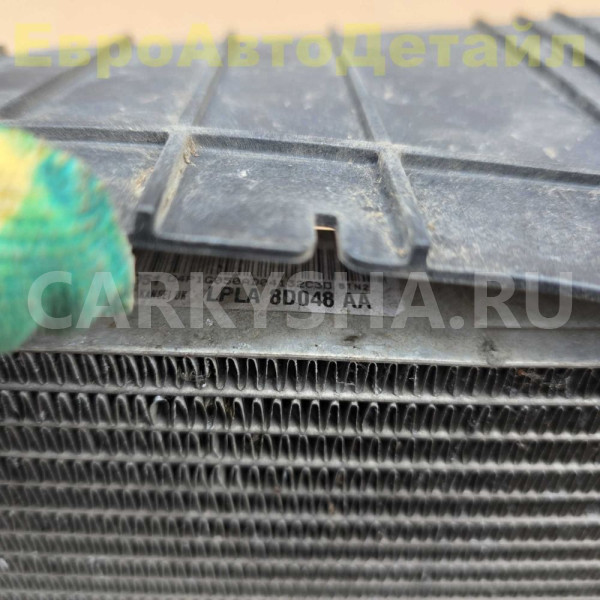 Дополнительный радиатор Land Rover Defender 2 L663 Land Rover Defender оригинальный номер LR128288