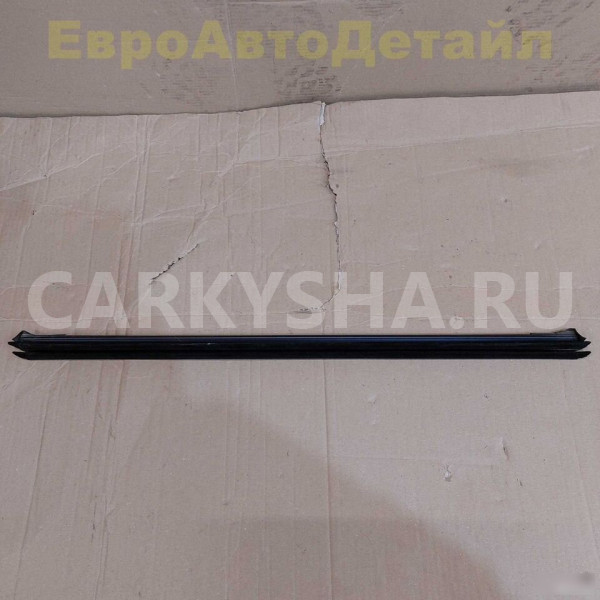 Уплотнитель стекла задней двери VW Touareg 3 (CR7) Volkswagen Touareg оригинальный номер 760839479