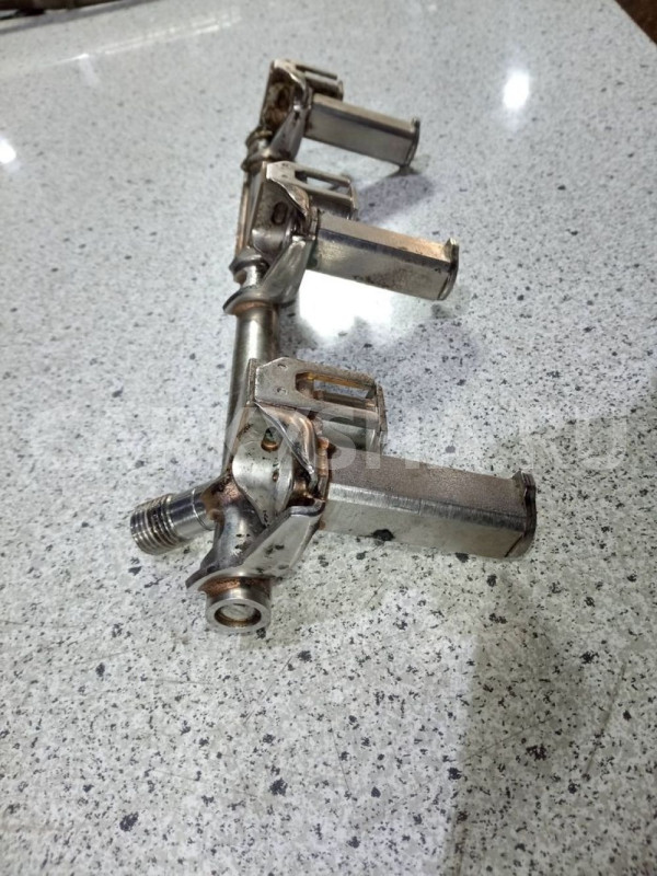 Рейка топливная левая Range Rover Sport 2 30HD0D Land Rover Range Rover оригинальный номер LR076017