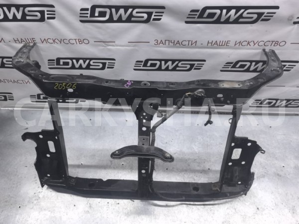 Рамка радиатора Nissan Serena 