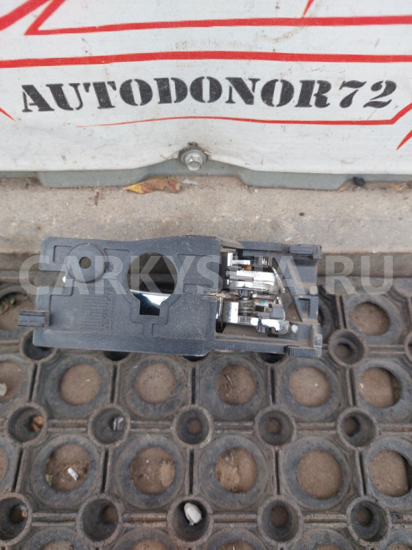 Ручка двери задней внутренняя Hyundai Solaris Hyundai Solaris оригинальный номер 836101R010CR