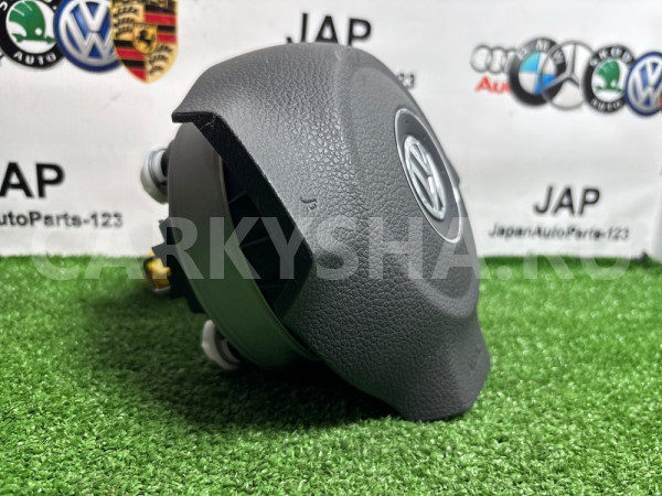 Подушка безопасности в руль Volkswagen Touran 2011 Volkswagen Touran 