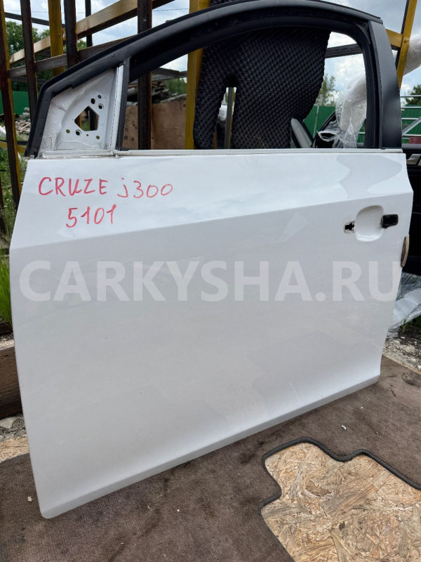 Дверь передняя левая Chevrolet Cruze белая Chevrolet Cruze оригинальный номер 95987757