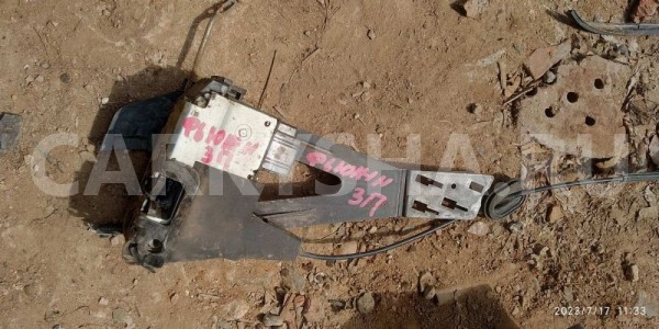 Замок двери Ford Fusion I рестайлинг (2005—2012) Ford Fusion оригинальный номер 1372484