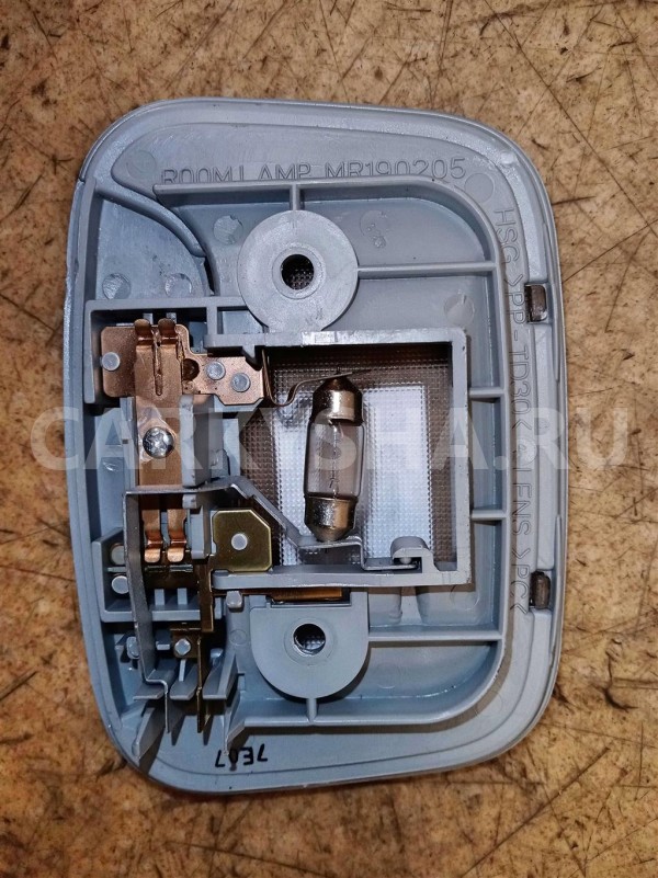 Название детали Плафон салона средний Модель Citroen C-Crosser Citroen C-Crosser оригинальный номер 6362R4