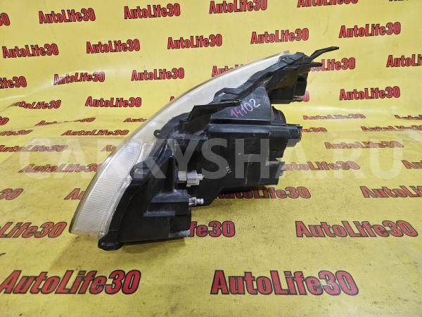 Фара правая Suzuki SX4 оригинальный номер 10059135