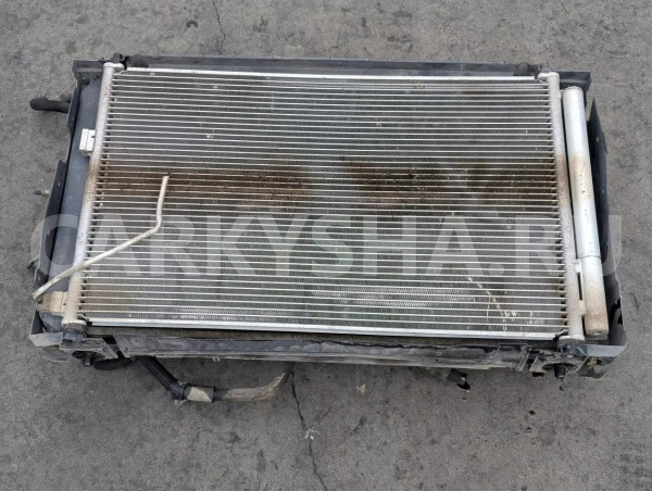 Радиатор охлаждения Toyota RAV 4 оригинальный номер 164000H350