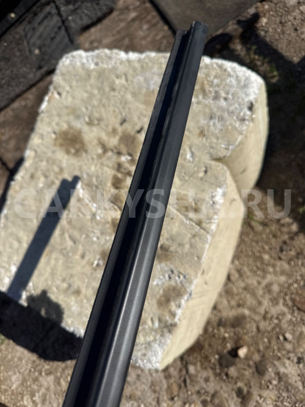 Уплотнитель стекла двери Cherokee WK2  перед. лев. Jeep Cherokee оригинальный номер 55399209aa