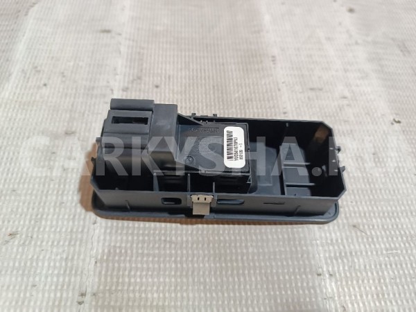 Кнопка стеклоподъемника Land Rover Range Rover 