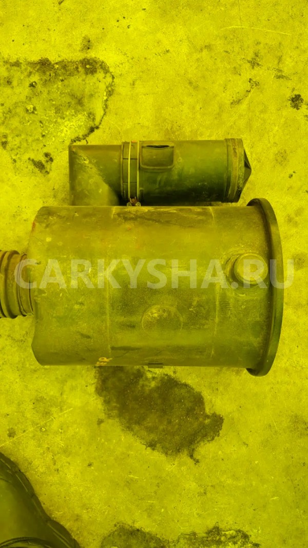 Корпус воздушного фильтра Toyota Mega Cruiser 