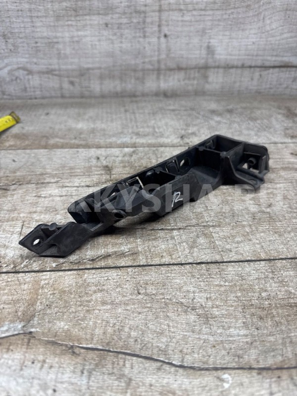 Кронштейн бампера передний правый Audi A6 C7 4G Audi 200 оригинальный номер 4g0807284