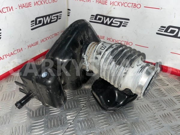 Патрубок воздушного фильтра Nissan Teana 