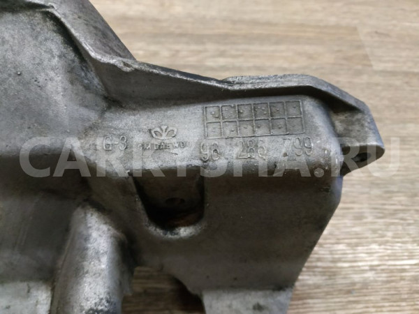 Кронштейн компрессора кондиционера Chevrolet Lacetti оригинальный номер 96286799