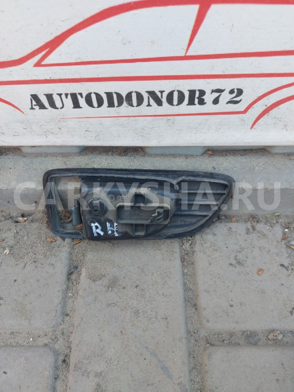 Накладка ручки внутренняя перед правая Mazda 3 BK Mazda 2 оригинальный номер GJ6A58303B