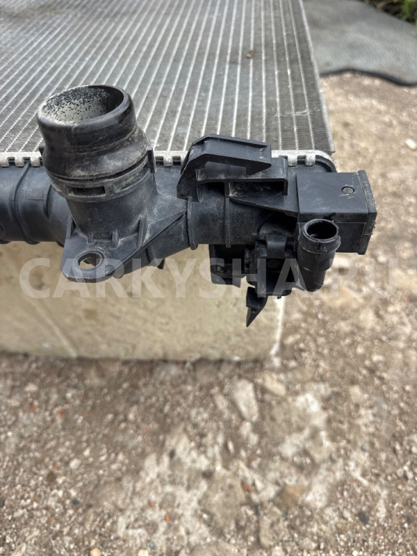 Радиатор Land Rover  Evoque Discovery Sport Land Rover Discovery оригинальный номер 6g918005fd