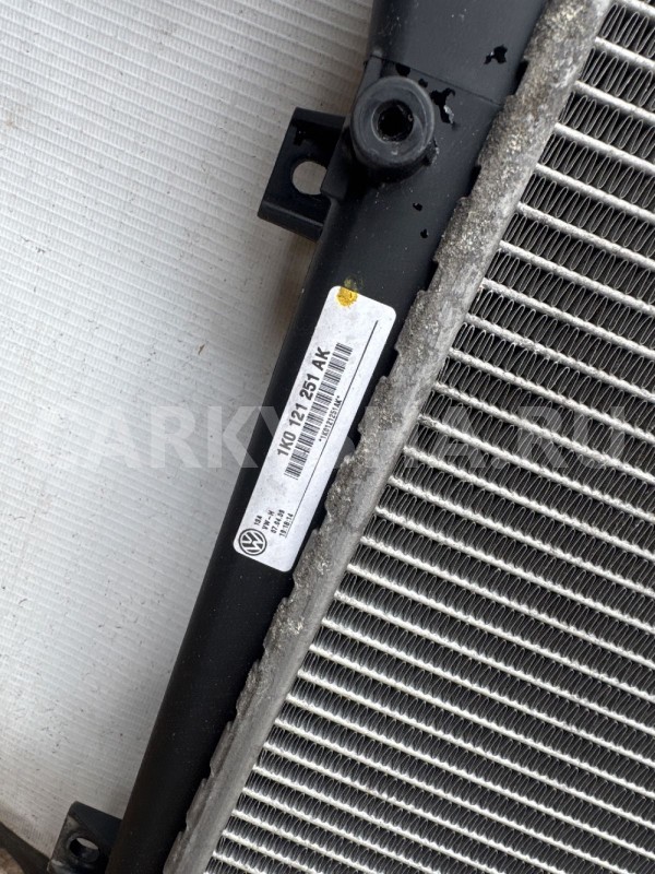 Радиатор двигателя Vw AUDI 8P SKODA A5 Audi 200 оригинальный номер 1k0121251ak