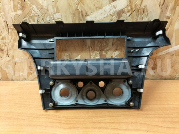 Накладка торпедо центральная Mitsubishi Outlander Mitsubishi i оригинальный номер MR979987