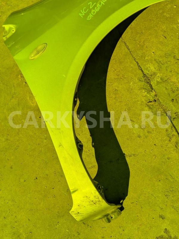 Крыло Toyota Raum 