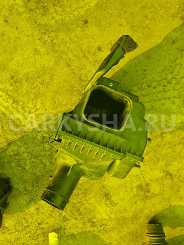 Корпус воздушного фильтра Nissan Fuga 