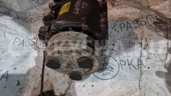 Компрессор кондиционера Mitsubishi Lancer 8 4D68 Mitsubishi i оригинальный номер MR360563