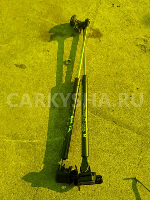 Амортизатор задней двери Nissan Liberty оригинальный номер 90460WF100