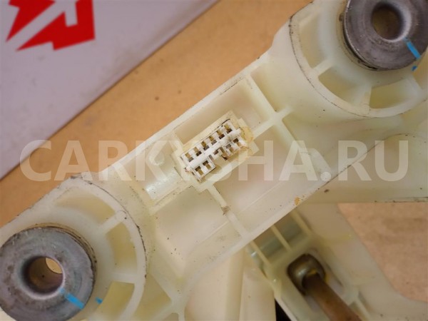 Название детали Ручка рычага КПП Модель Peugeot 4007 Peugeot 4007 оригинальный номер 2400 FS