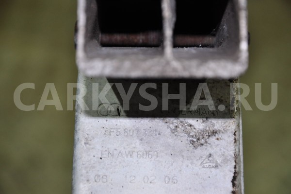 Усилитель заднего бампера Audi 200 