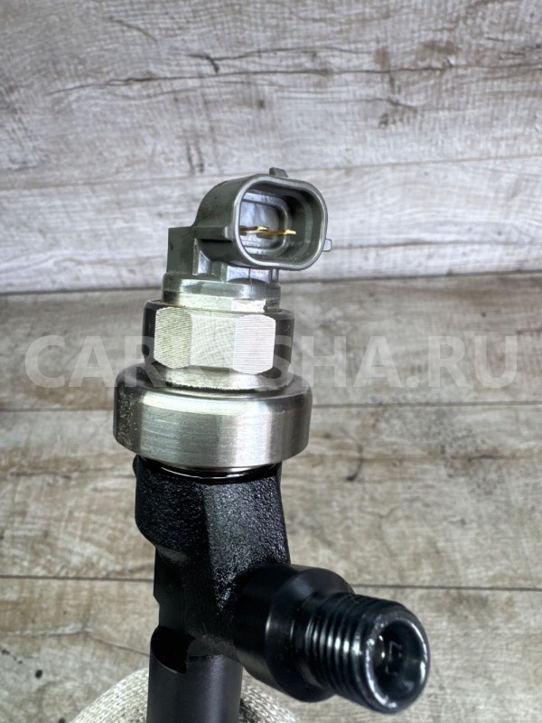 Форсунка б/у denso 55567729 Opel 1.7cdti Opel Astra оригинальный номер 55567729