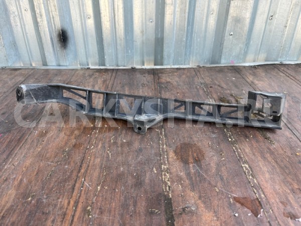 Кронштейн фары Mazda 3 2003-2009 BK, левый Mazda 3 