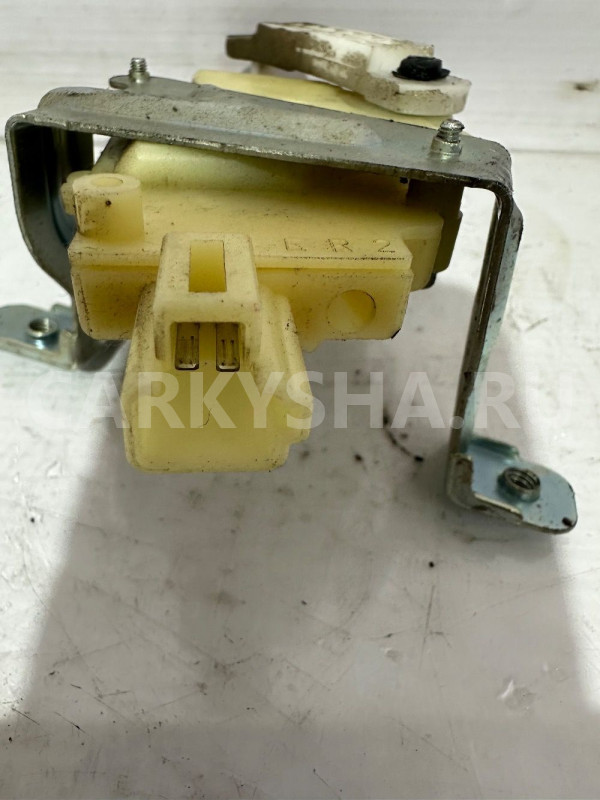 Активатор замка багажника Toyota Yaris 2005-2011 Toyota Yaris оригинальный номер 691500D030