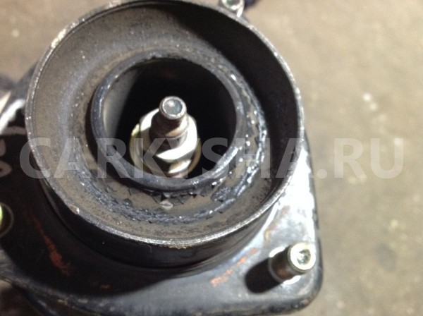 Стойка подвески Nissan Bluebird U13 (1991—1997) Nissan Bluebird оригинальный номер 553030e525