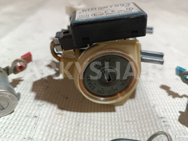 Замок зажигания со вставками (к-кт) Mitsubishi Lancer оригинальный номер MR334282