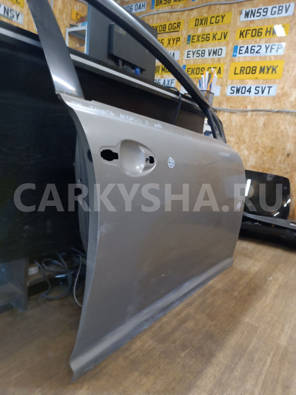 Дверь передняя правая Toyota Avensis оригинальный номер 6700105050