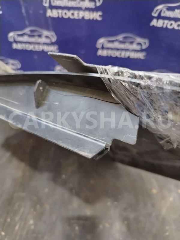 Крышка короба аккумулятора Volkswagen Multivan T5 Volkswagen Multivan оригинальный номер 7H0119517B