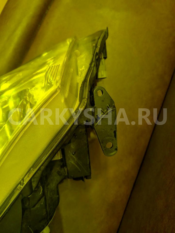 Фара Toyota Avensis оригинальный номер 8107005321