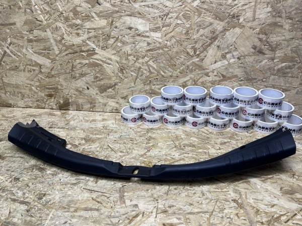 Накладка замка багажника Toyota RAV 4 IV (CA40) оригинальный номер 64716-42020