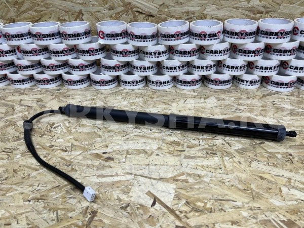 Амортизатор крышки багажника левый Toyota RAV 4 V (XA50) оригинальный номер 68920-42020