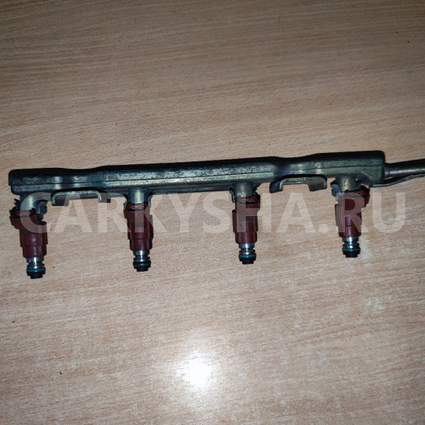 Топливная рампа Nissan primera p12 Nissan Almera оригинальный номер 17520AU305