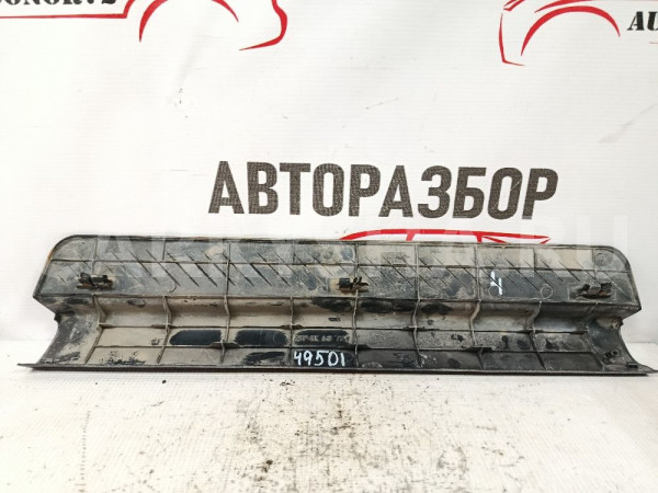 Накладка порога правая Mazda 3 bk Mazda 2 оригинальный номер BP4K6871