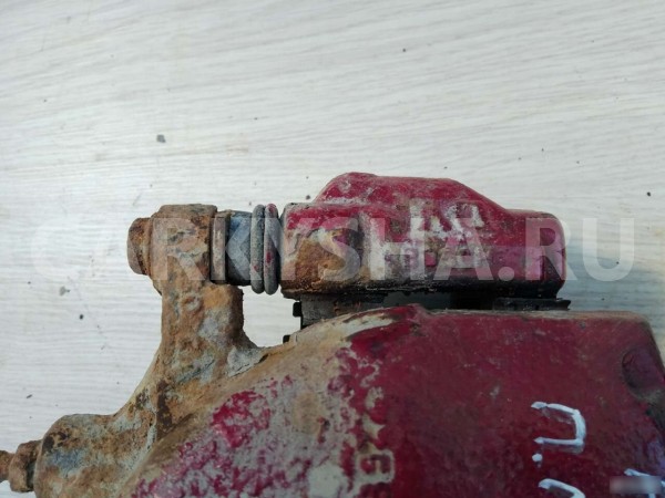 Суппорт тормозной передний Toyota Auris Toyota Auris 