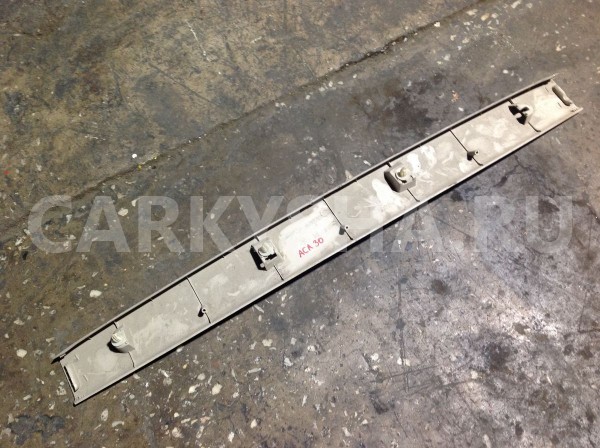 Обшивка крышки багажника Toyota RAV4 III (2005—2010) Toyota RAV 4 оригинальный номер 6793942020