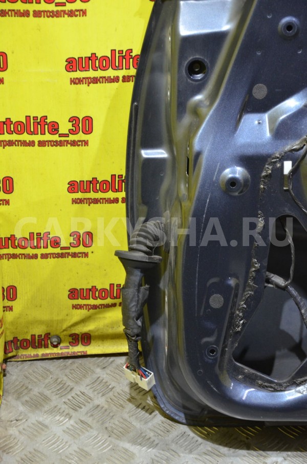 Дверь передняя правая Mitsubishi Colt 