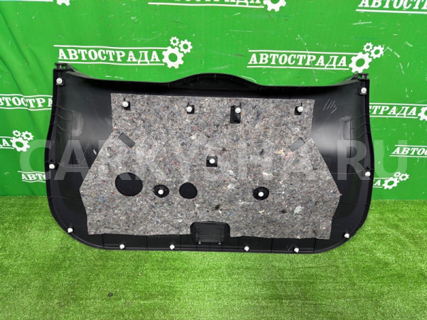 Обшивка крышки багажника Toyota NOAH VOXY ESQUIRE 2014-2021 6775028160 Toyota Noah 