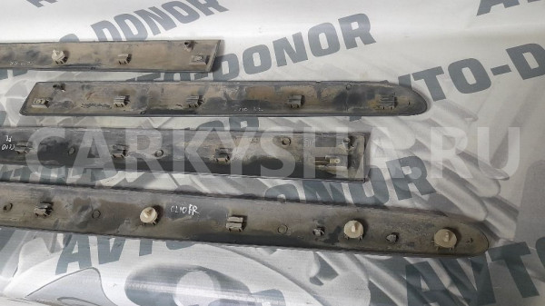 Молдинги дверей Renault Clio 2 Renault 19 оригинальный номер 7700410278