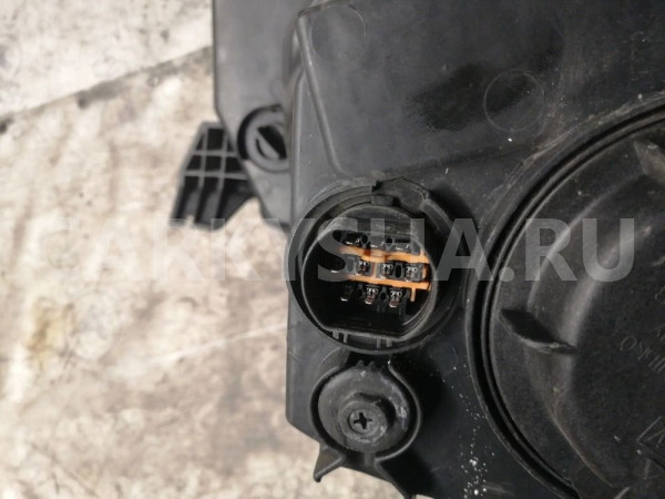 Фара левая сломано одно крепление  Kia Rio 2012 Kia Rio оригинальный номер 921014X000