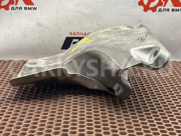 Кронштейн двигателя BMW 3er оригинальный номер 22 11 6 784 824, 22 11 6 784 824, 22116784824, 6784824